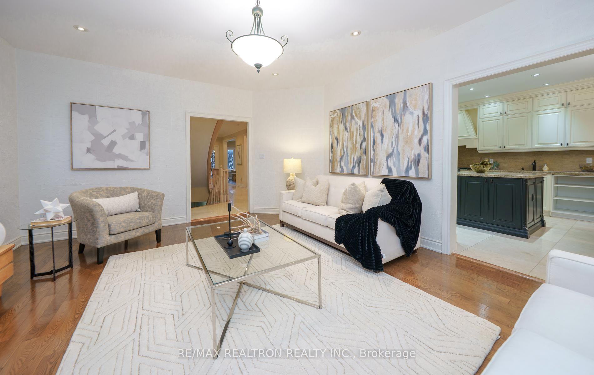 Photo 20 of 129 Theodore Place, Vaughan, Crestwood-Springfarm-Yorkhill — HOMEH