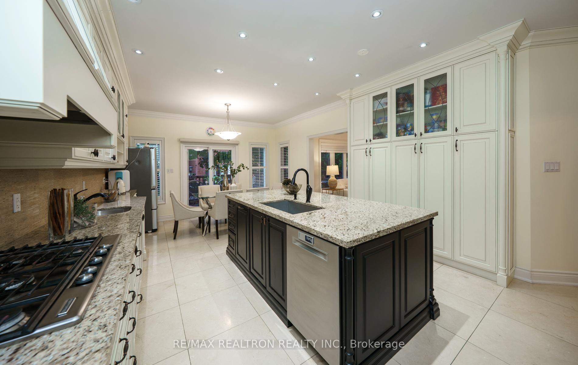 Photo 22 of 129 Theodore Place, Vaughan, Crestwood-Springfarm-Yorkhill — HOMEH