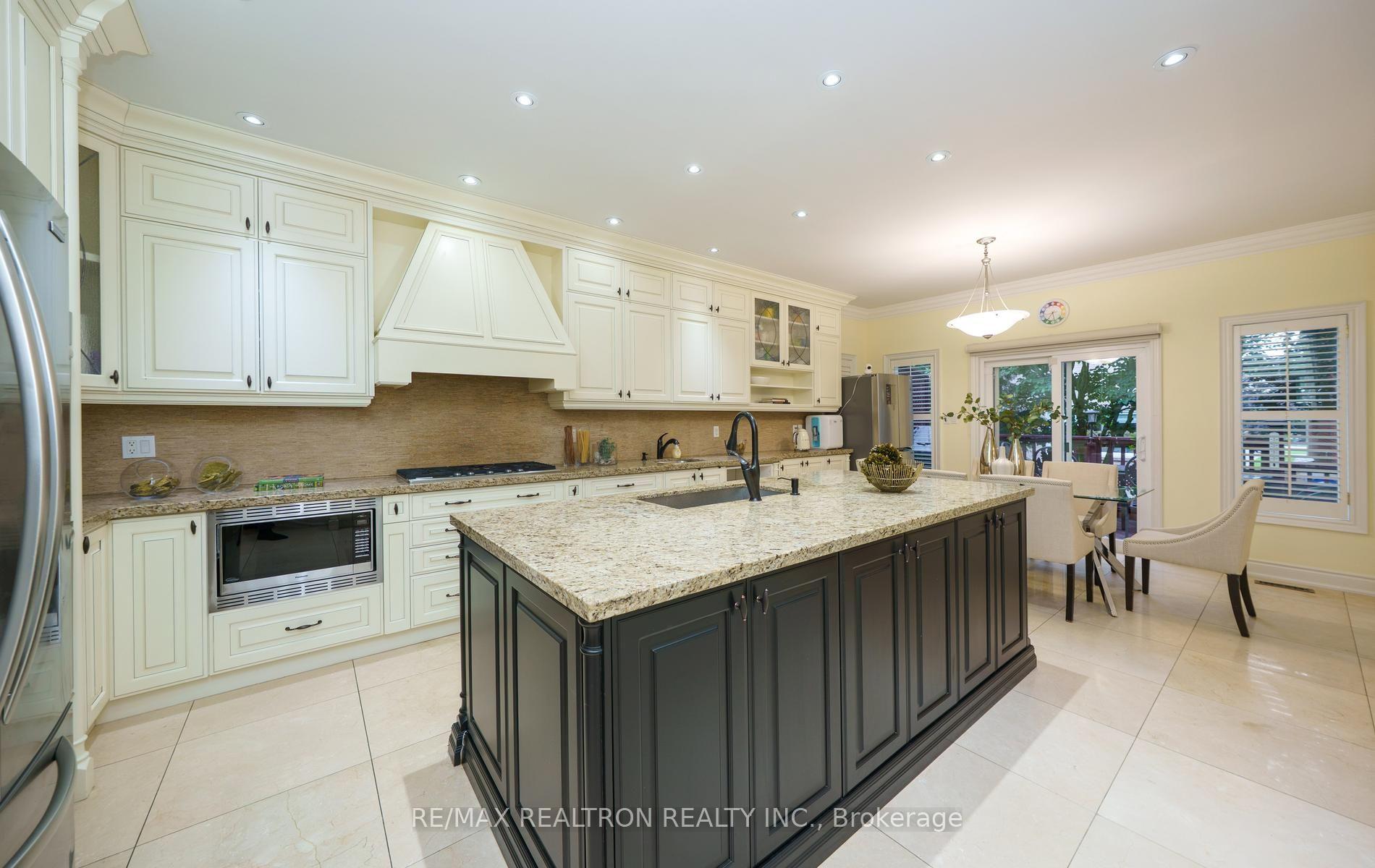 Photo 23 of 129 Theodore Place, Vaughan, Crestwood-Springfarm-Yorkhill — HOMEH