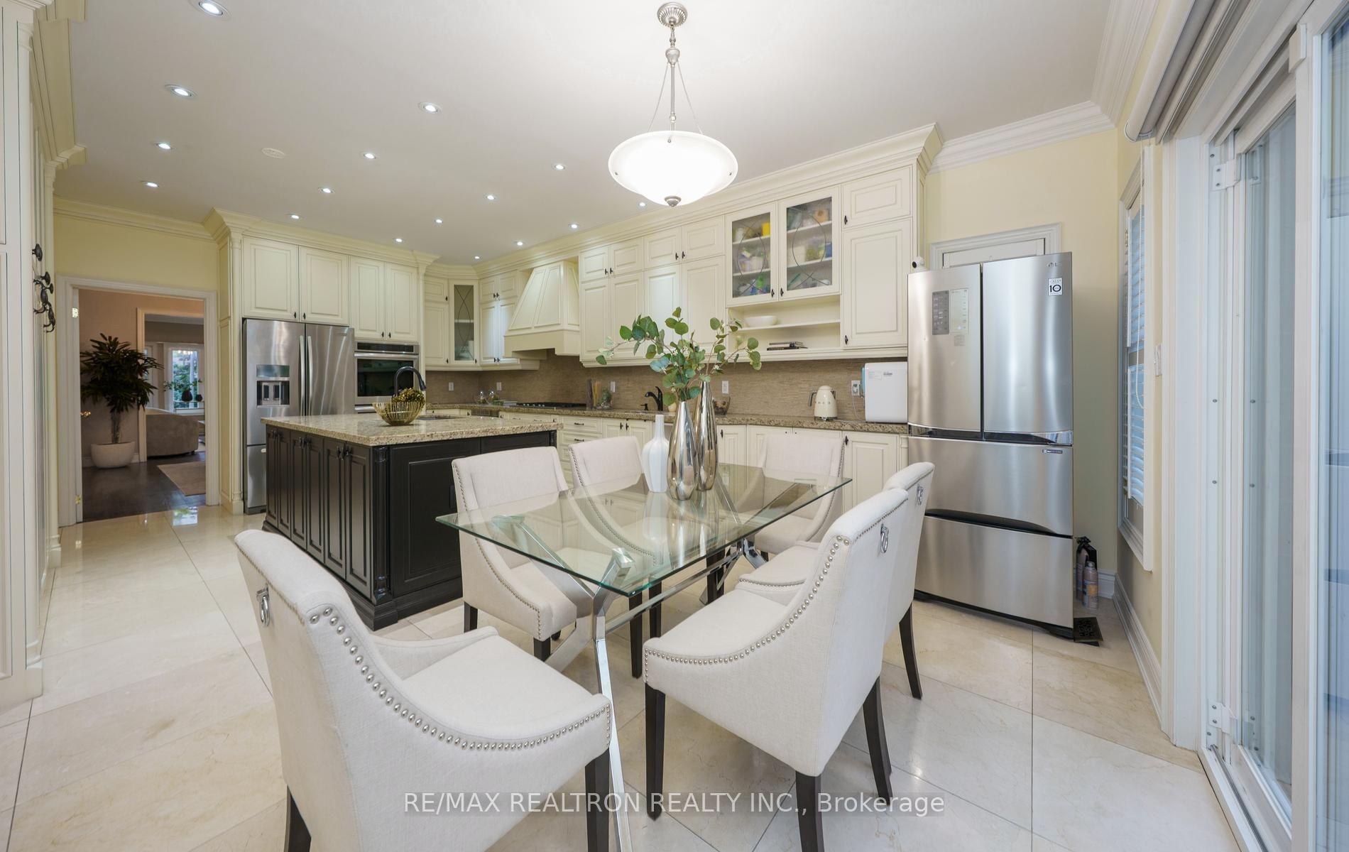 Photo 24 of 129 Theodore Place, Vaughan, Crestwood-Springfarm-Yorkhill — HOMEH