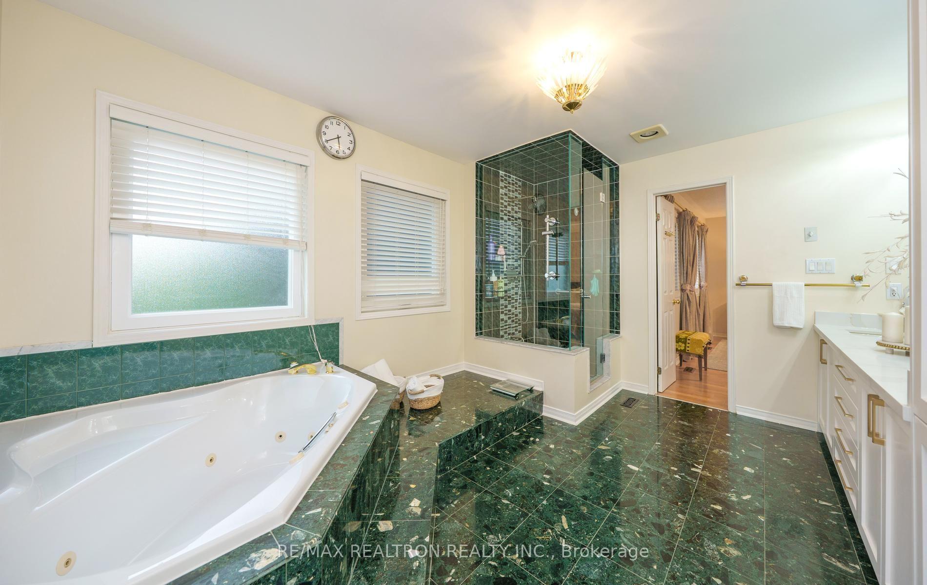 Photo 33 of 129 Theodore Place, Vaughan, Crestwood-Springfarm-Yorkhill — HOMEH
