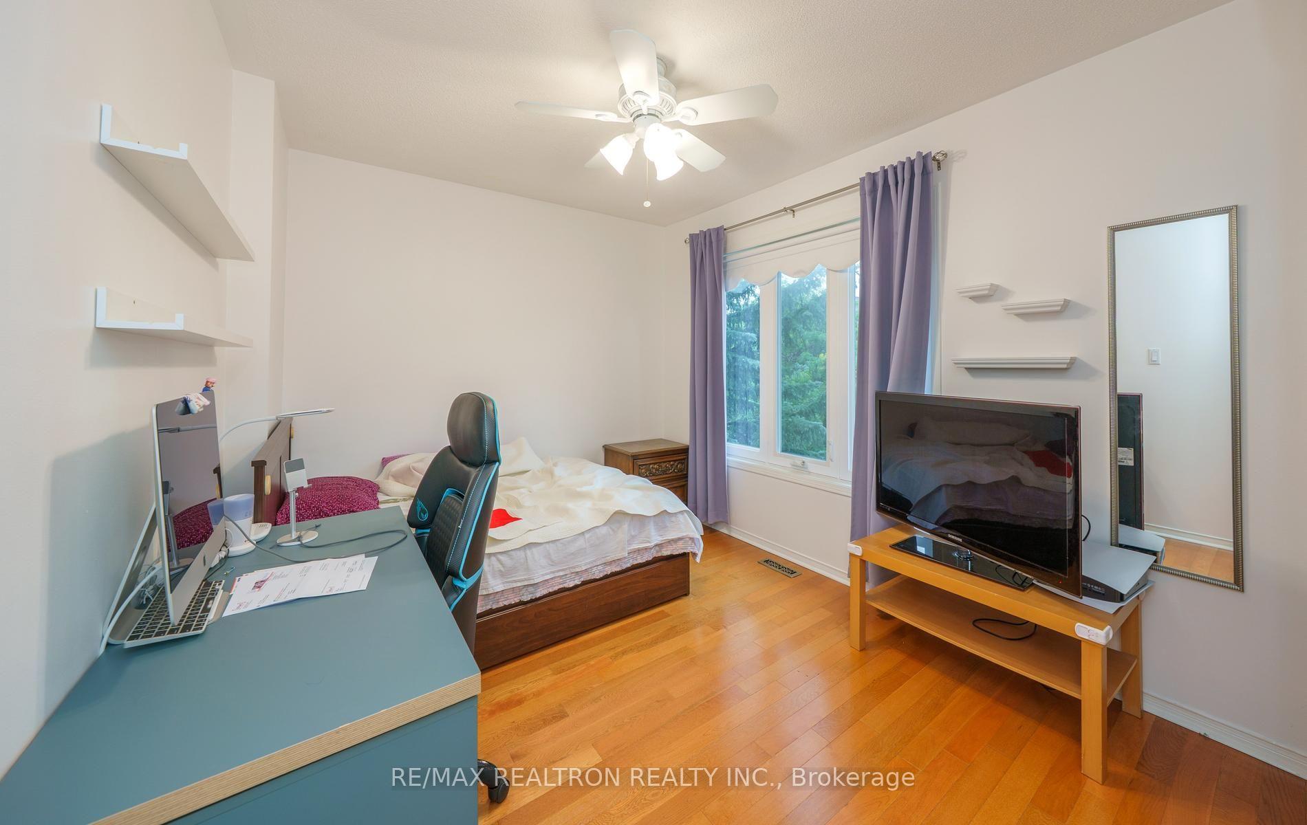 Photo 38 of 129 Theodore Place, Vaughan, Crestwood-Springfarm-Yorkhill — HOMEH