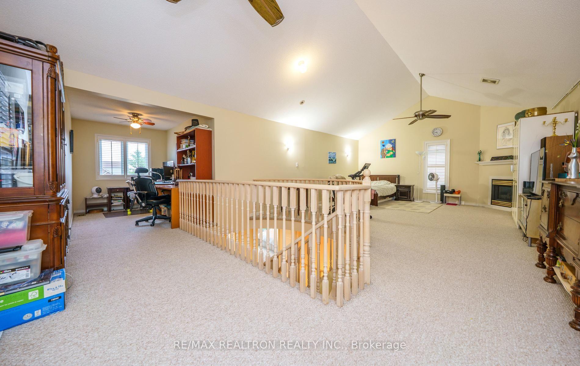 Photo 41 of 129 Theodore Place, Vaughan, Crestwood-Springfarm-Yorkhill — HOMEH