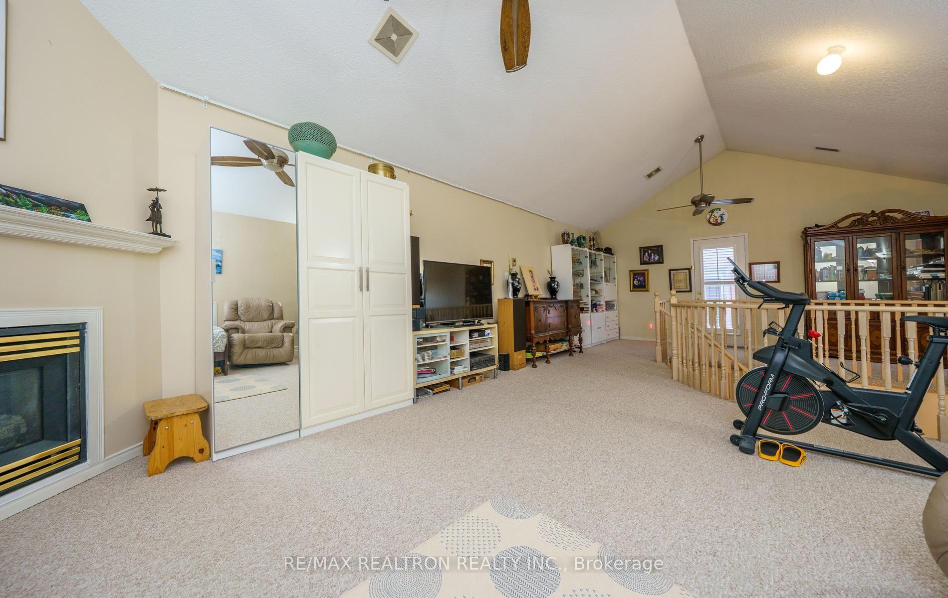 Photo 42 of 129 Theodore Place, Vaughan, Crestwood-Springfarm-Yorkhill — HOMEH