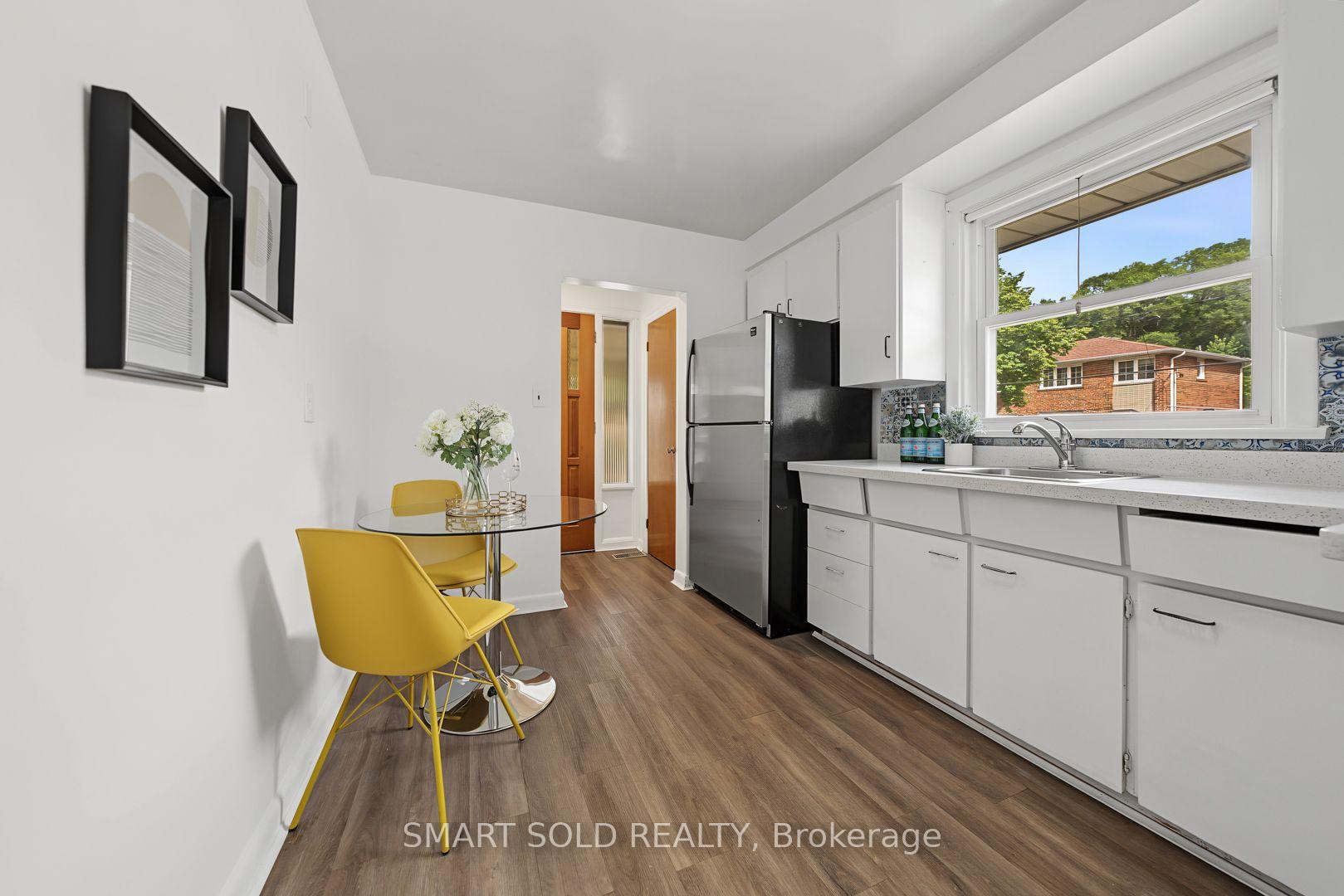 Photo 13 of 1 Cameo Crescent, Toronto, Rockcliffe-Smythe — HOMEH