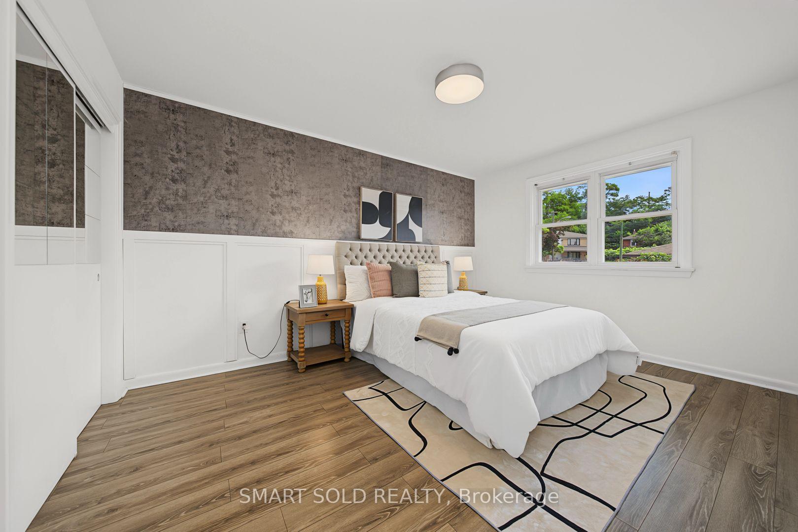 Photo 15 of 1 Cameo Crescent, Toronto, Rockcliffe-Smythe — HOMEH