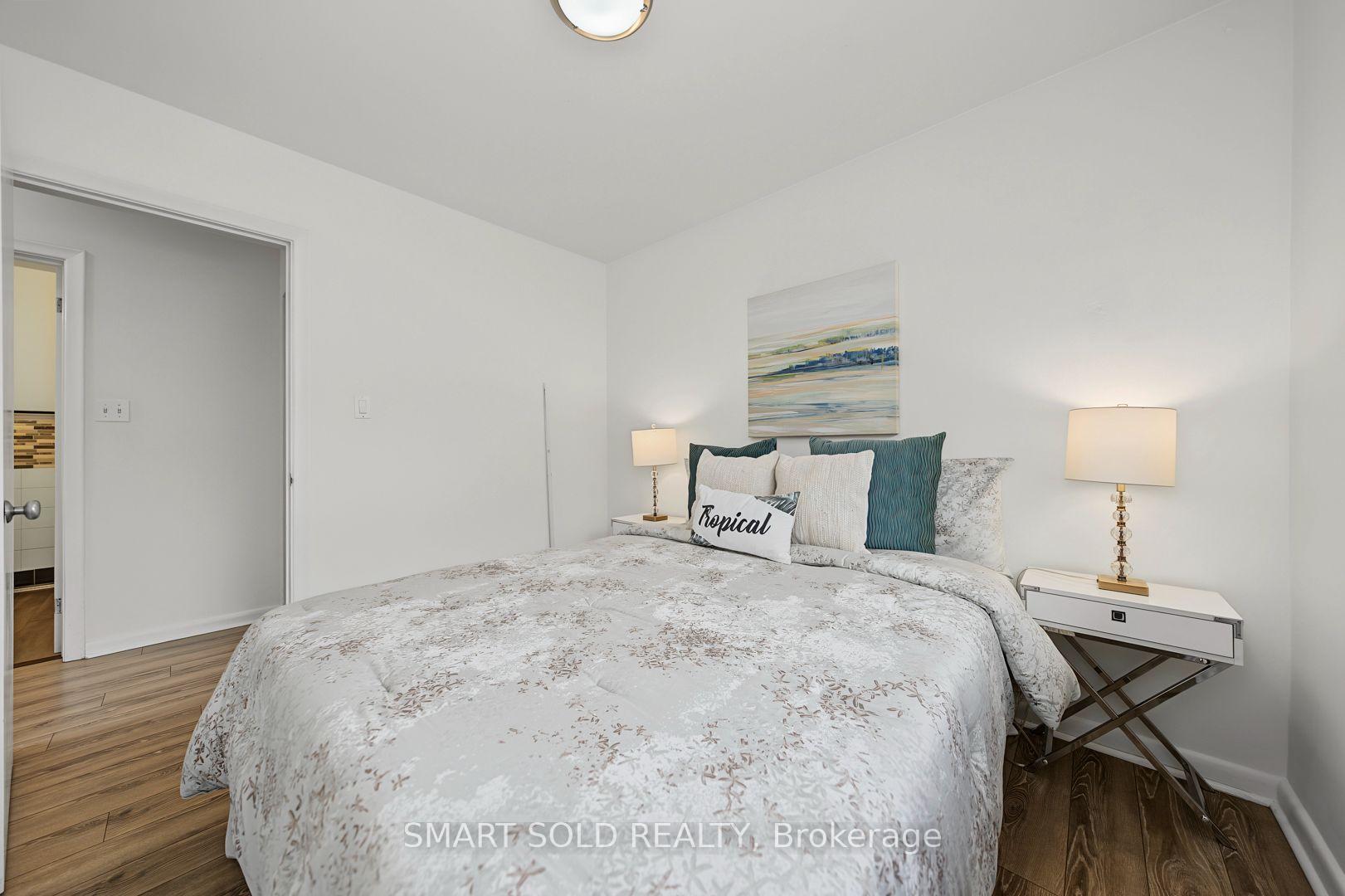 Photo 19 of 1 Cameo Crescent, Toronto, Rockcliffe-Smythe — HOMEH