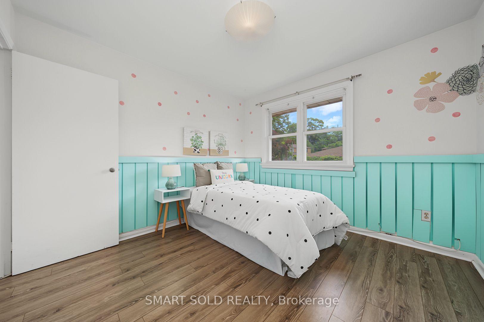 Photo 21 of 1 Cameo Crescent, Toronto, Rockcliffe-Smythe — HOMEH