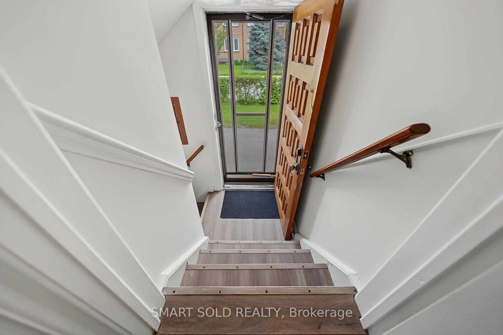 Photo 27 of 1 Cameo Crescent, Toronto, Rockcliffe-Smythe — HOMEH