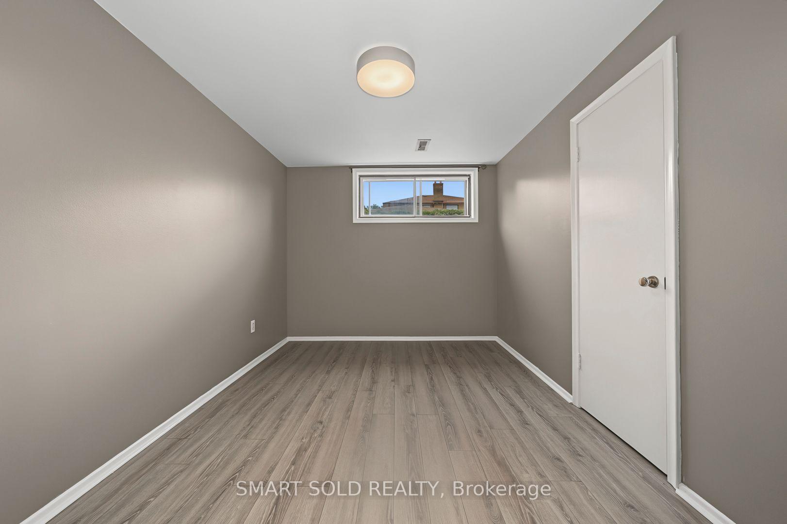 Photo 32 of 1 Cameo Crescent, Toronto, Rockcliffe-Smythe — HOMEH