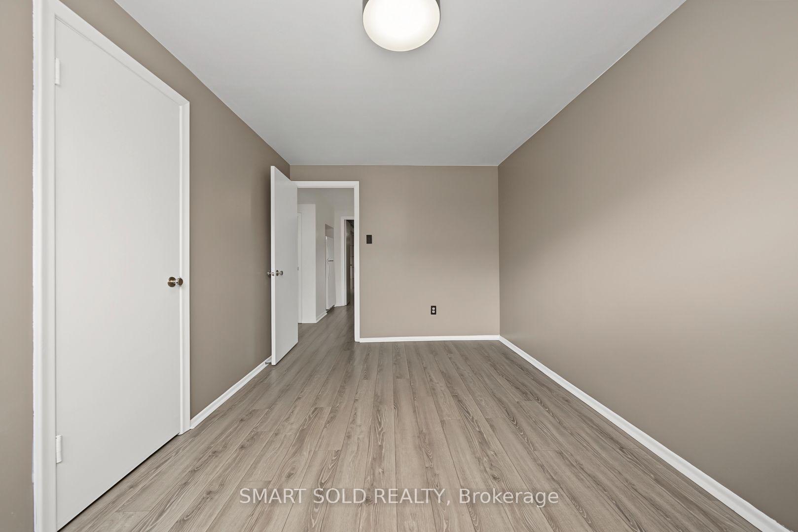 Photo 33 of 1 Cameo Crescent, Toronto, Rockcliffe-Smythe — HOMEH