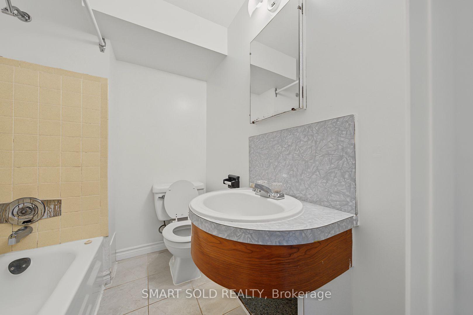 Photo 34 of 1 Cameo Crescent, Toronto, Rockcliffe-Smythe — HOMEH
