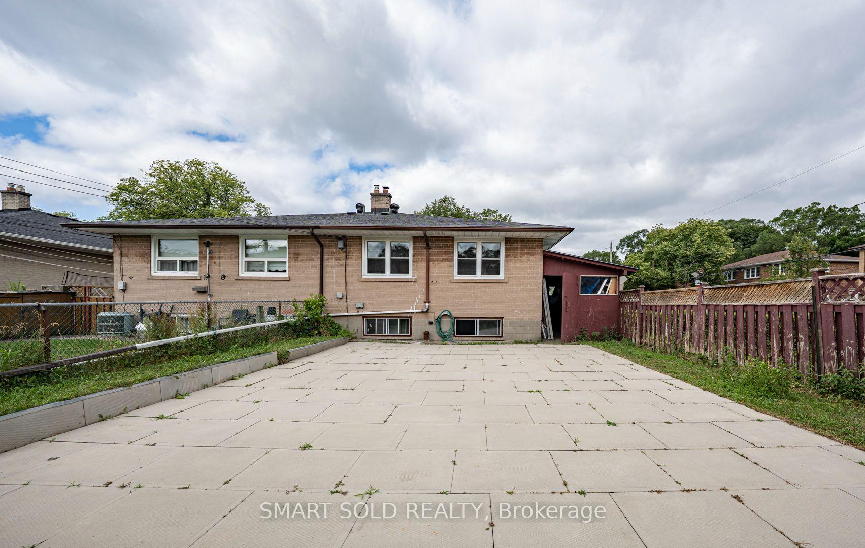 Photo 38 of 1 Cameo Crescent, Toronto, Rockcliffe-Smythe — HOMEH
