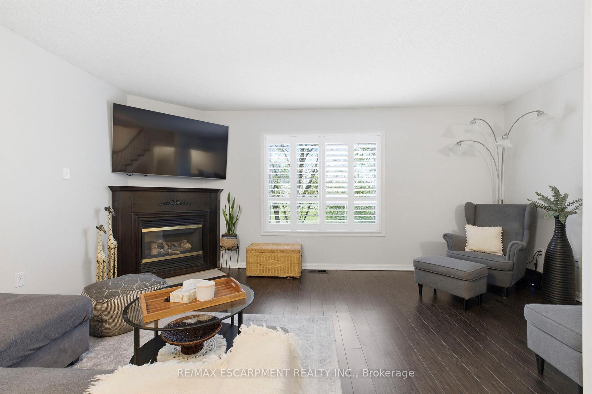 Photo 5 of Unit 2, 80 Acorn Place, Mississauga, Hurontario — HOMEH