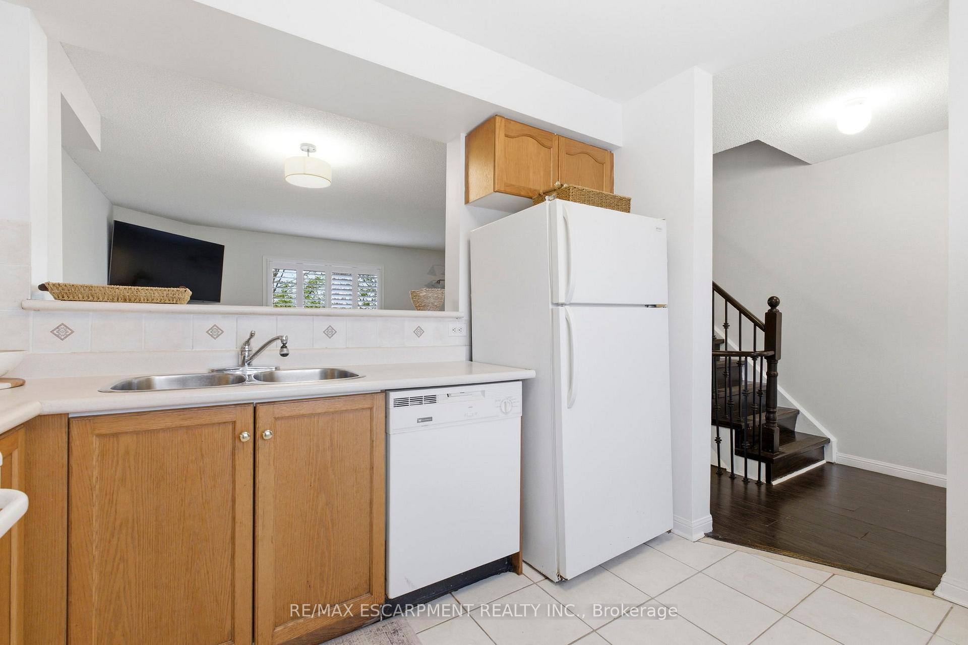 Photo 10 of Unit 2, 80 Acorn Place, Mississauga, Hurontario — HOMEH