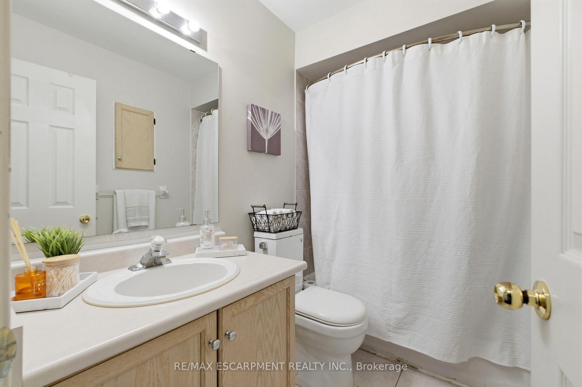 Photo 18 of Unit 2, 80 Acorn Place, Mississauga, Hurontario — HOMEH