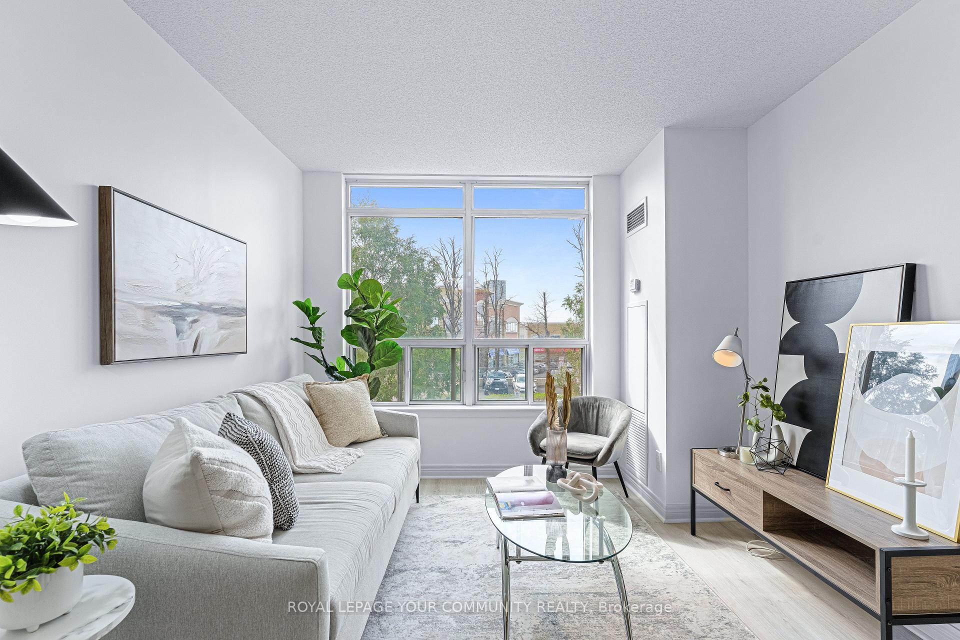 Photo 6 of Unit 215, 50 Disera Drive, Vaughan, Beverley Glen — HOMEH