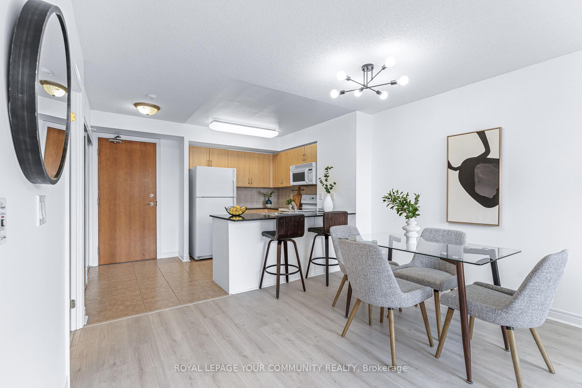 Photo 10 of Unit 215, 50 Disera Drive, Vaughan, Beverley Glen — HOMEH