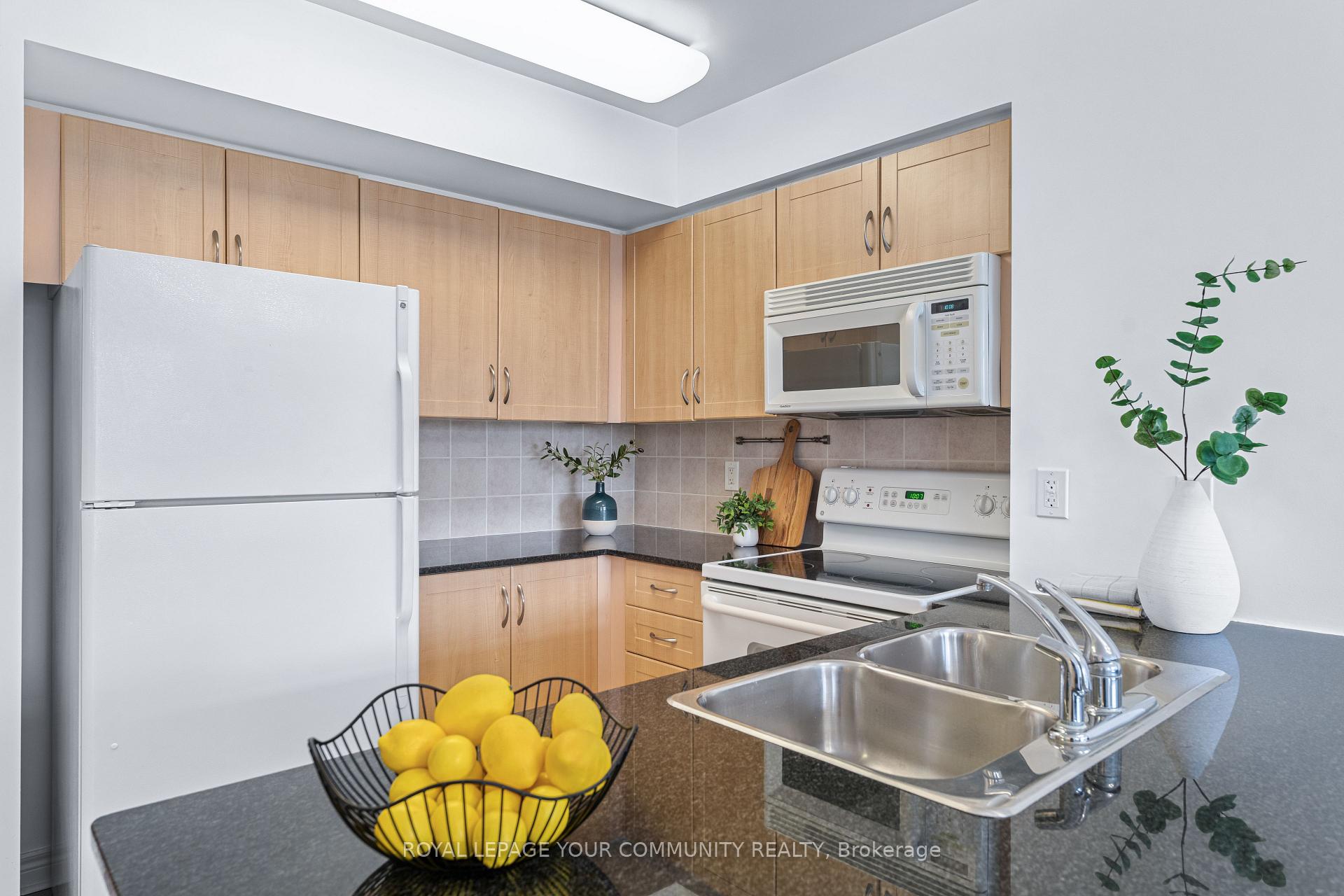 Photo 23 of Unit 215, 50 Disera Drive, Vaughan, Beverley Glen — HOMEH