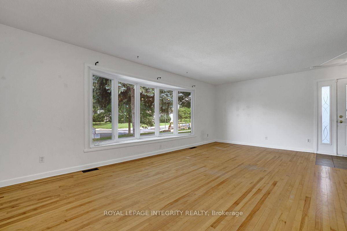 Photo 10 of 1370 Highgate Road, Ottawa, Parkway Park — HOMEH