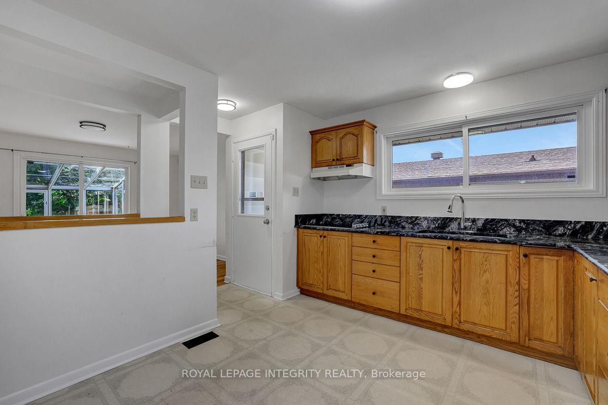 Photo 12 of 1370 Highgate Road, Ottawa, Parkway Park — HOMEH