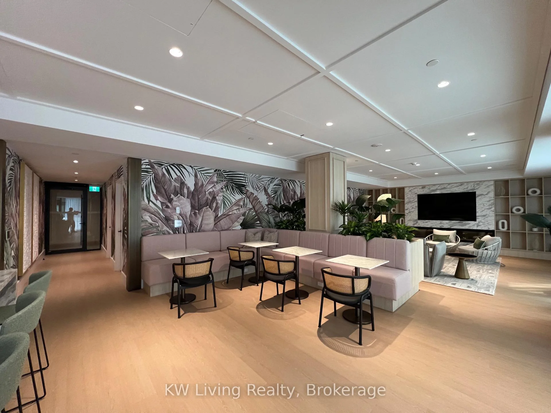 Photo 10 of Unit 903, 5 Meadowdale Road, Vaughan, Vaughan Corporate Centre — HOMEH