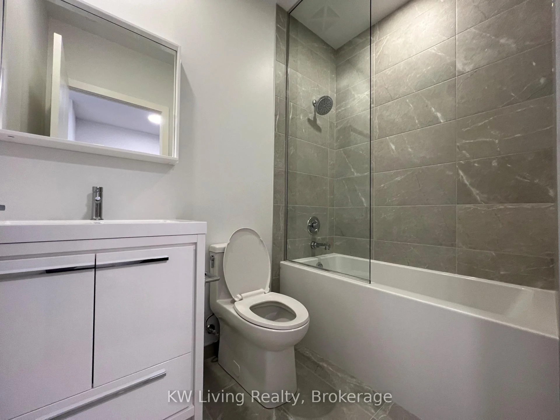 Photo 32 of Unit 903, 5 Meadowdale Road, Vaughan, Vaughan Corporate Centre — HOMEH