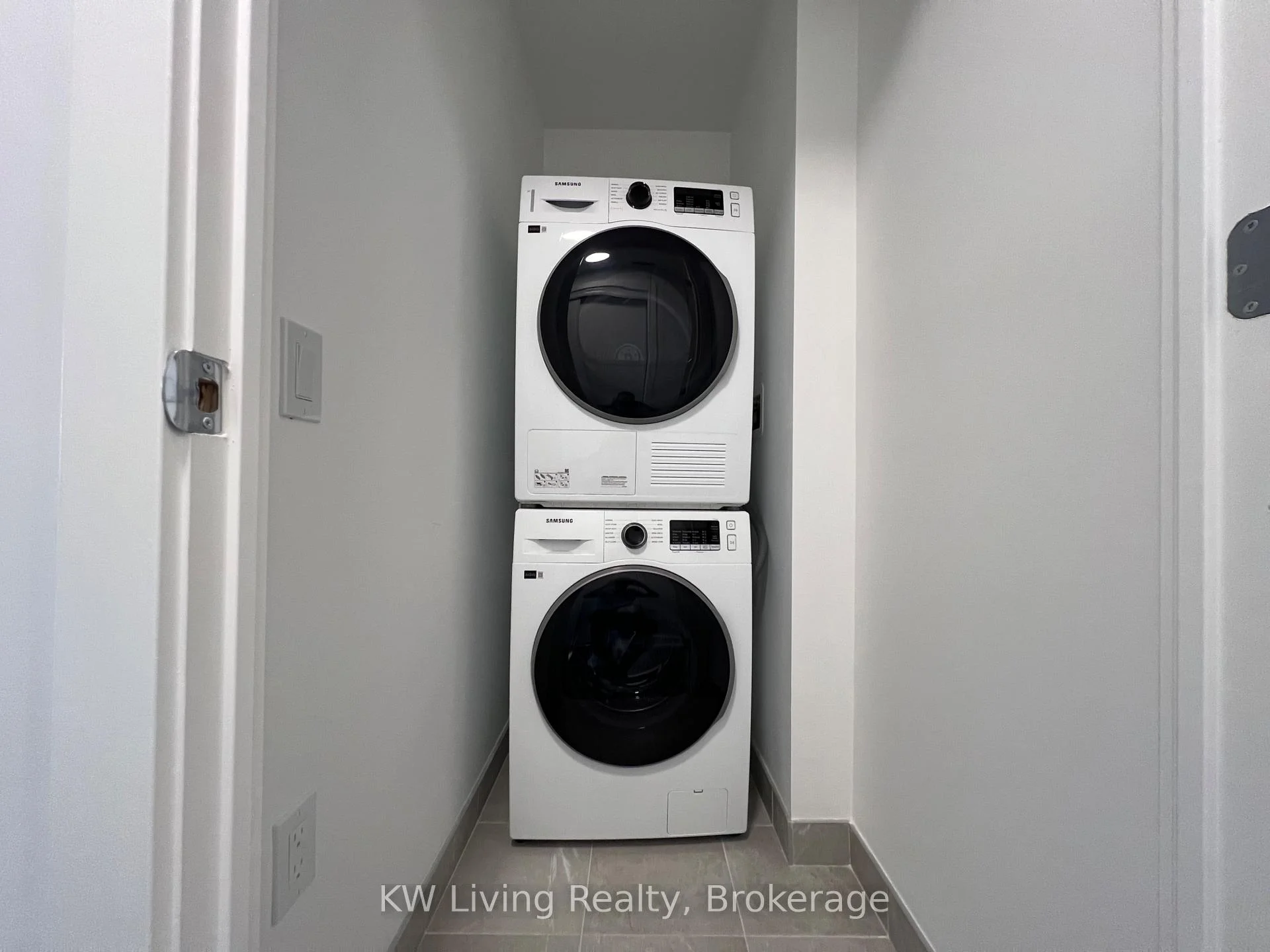 Photo 33 of Unit 903, 5 Meadowdale Road, Vaughan, Vaughan Corporate Centre — HOMEH