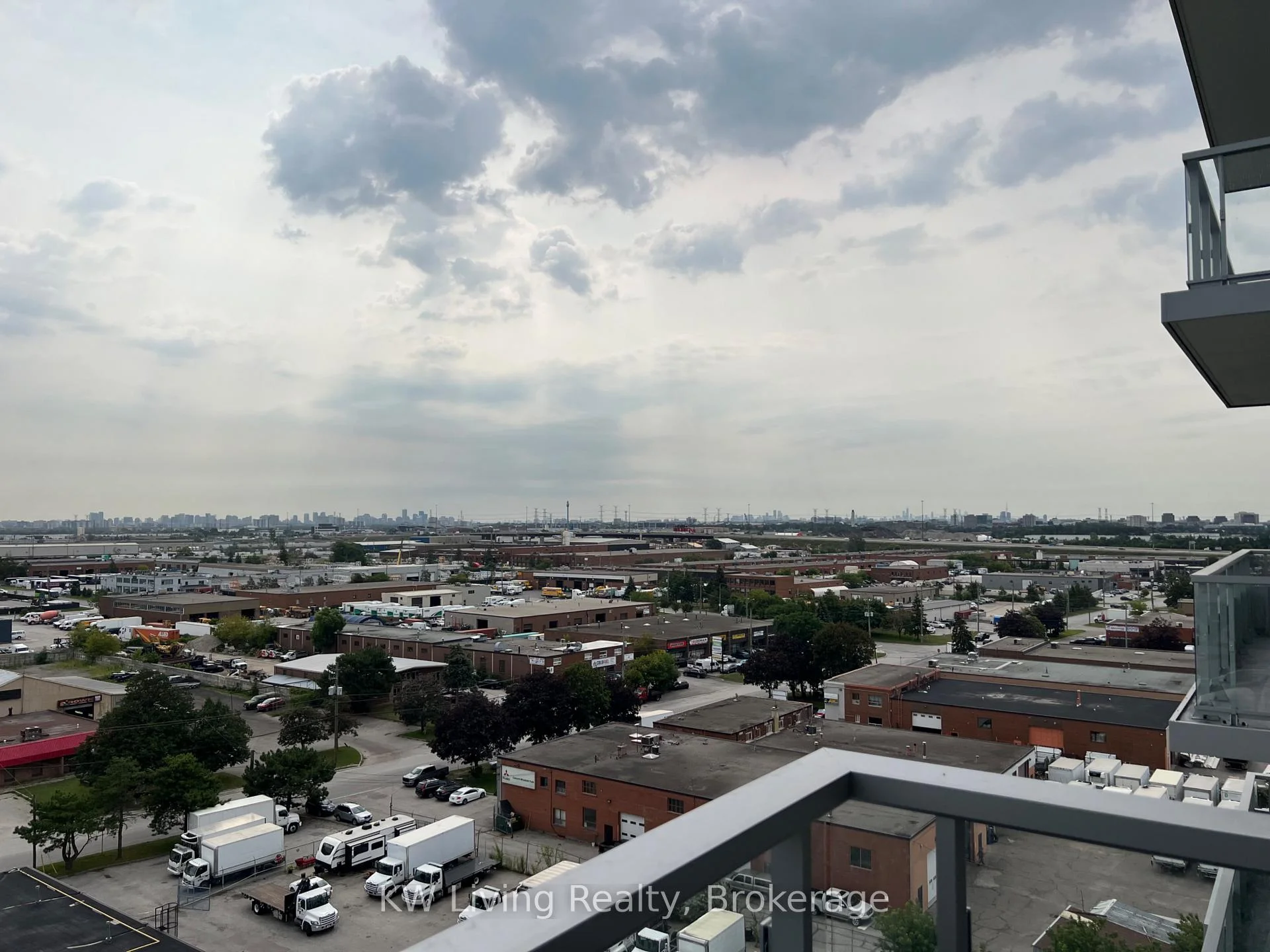 Photo 39 of Unit 903, 5 Meadowdale Road, Vaughan, Vaughan Corporate Centre — HOMEH