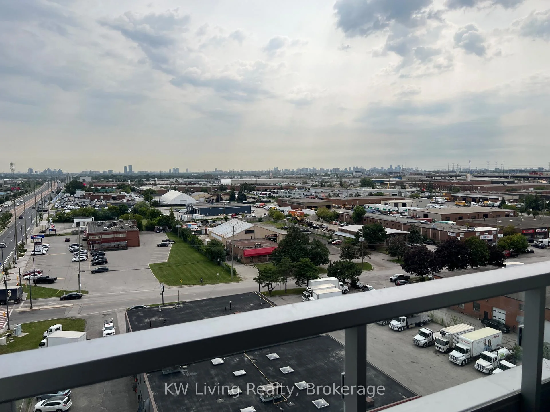 Photo 40 of Unit 903, 5 Meadowdale Road, Vaughan, Vaughan Corporate Centre — HOMEH