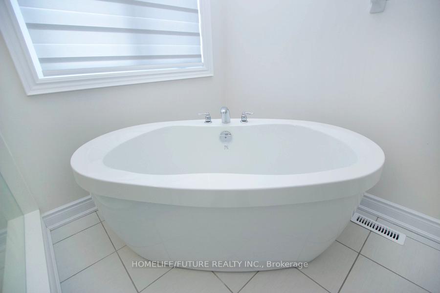 Photo 15 of Unit Main & 2nd Floor, 1359 Klondike Drive, Oshawa, Kedron — HOMEH