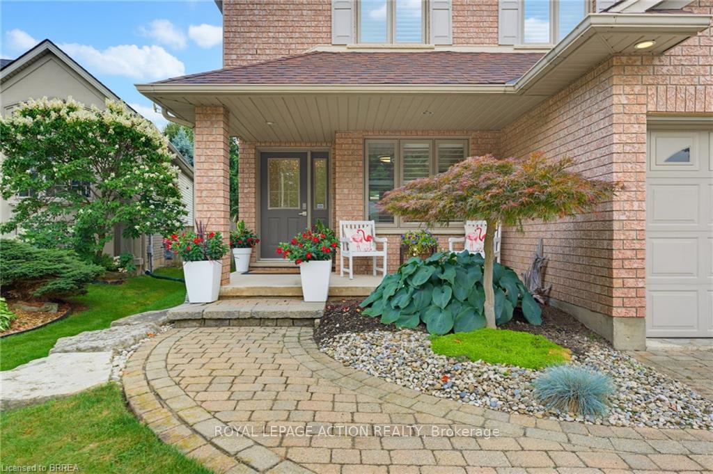 Photo 4 of 10 Lismer's Place, Brantford, Mayfair — HOMEH