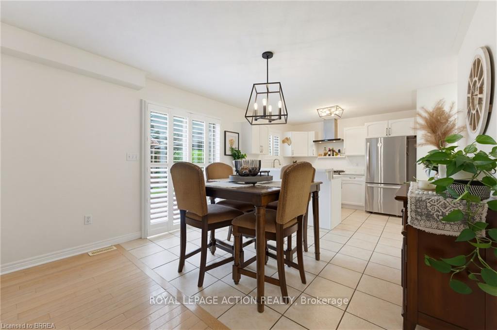 Photo 10 of 10 Lismer's Place, Brantford, Mayfair — HOMEH