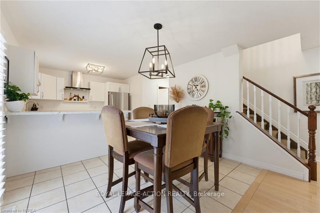 Photo 11 of 10 Lismer's Place, Brantford, Mayfair — HOMEH
