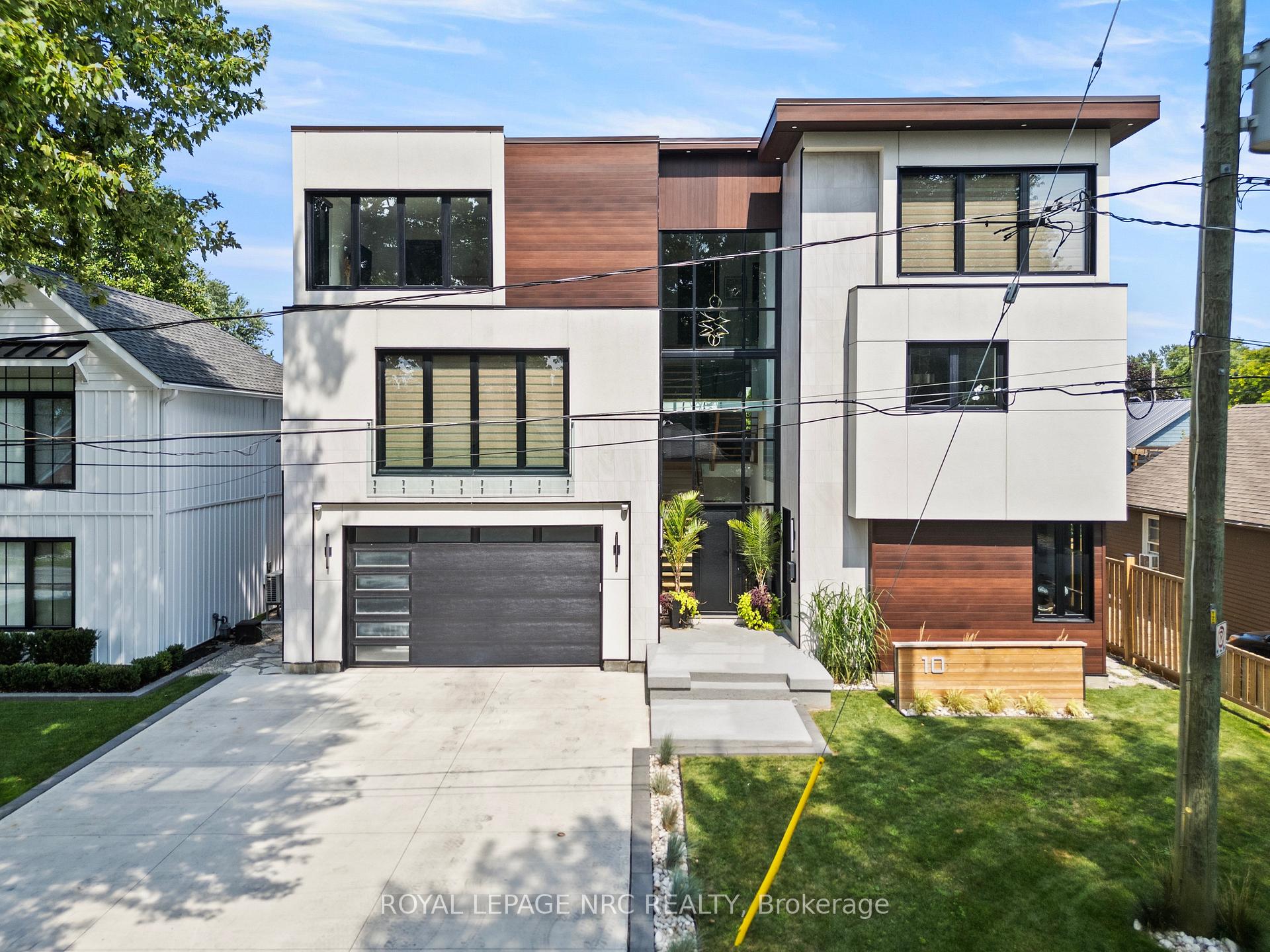 Photo 2 of 10 Pawling Street, St. Catharines, Port Dalhousie — HOMEH