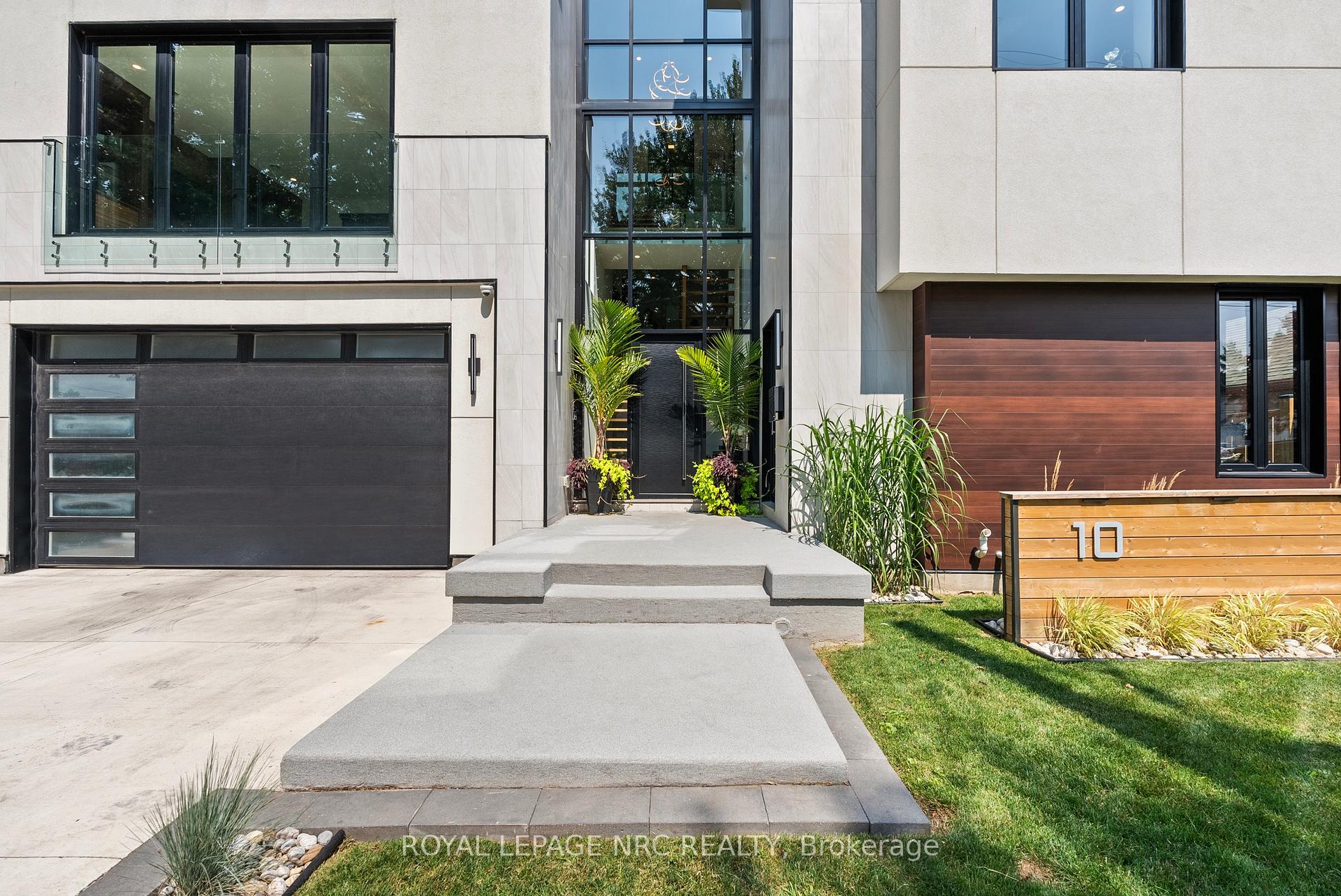 Photo 4 of 10 Pawling Street, St. Catharines, Port Dalhousie — HOMEH