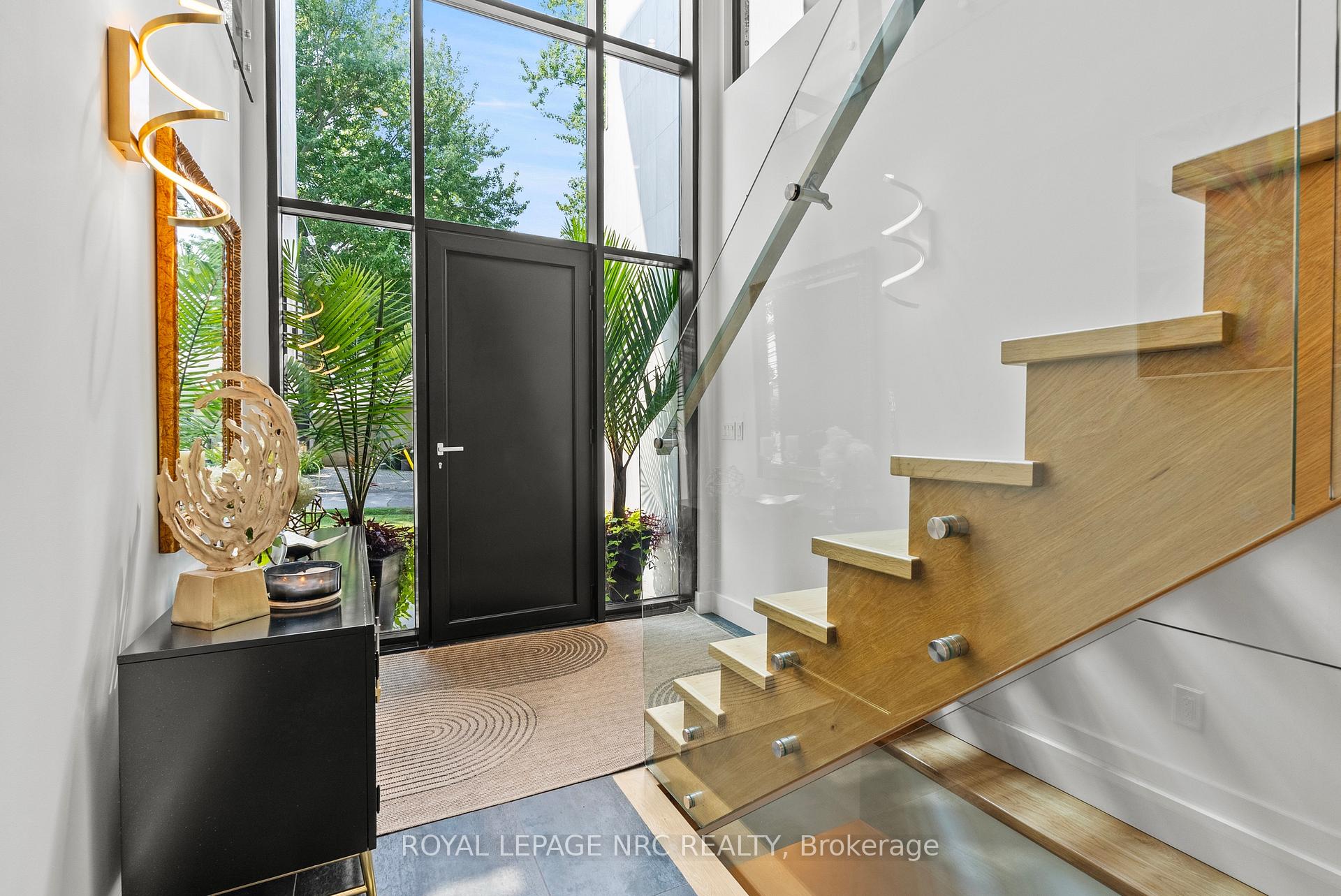 Photo 5 of 10 Pawling Street, St. Catharines, Port Dalhousie — HOMEH