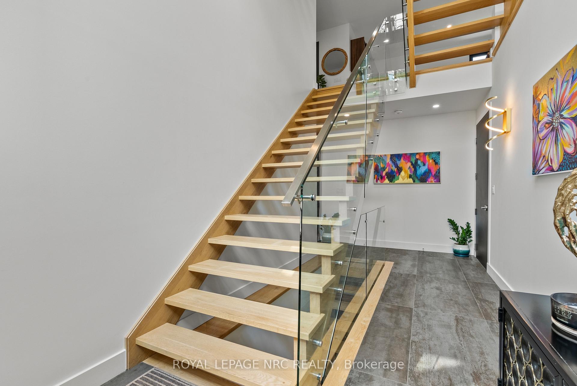 Photo 6 of 10 Pawling Street, St. Catharines, Port Dalhousie — HOMEH