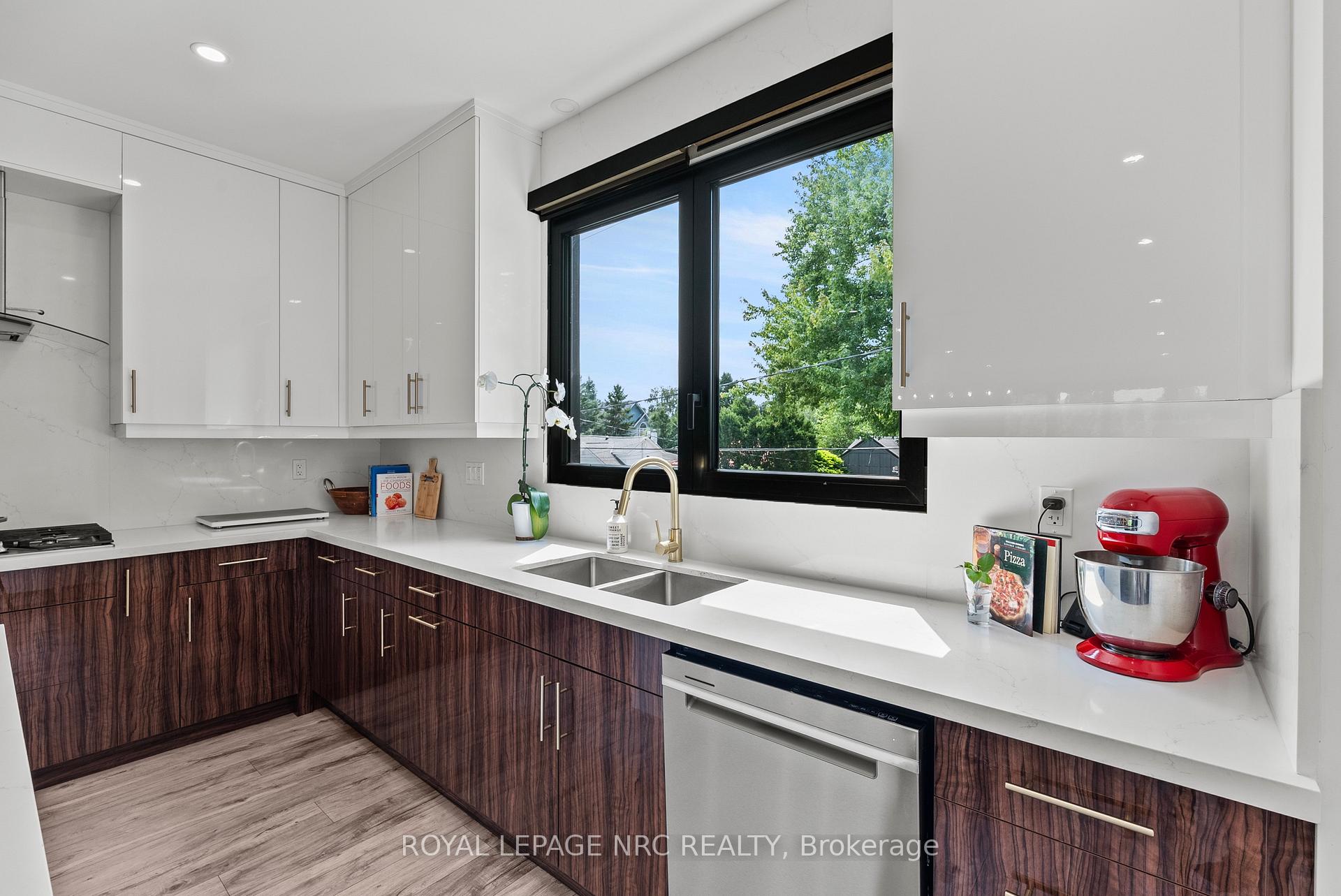 Photo 14 of 10 Pawling Street, St. Catharines, Port Dalhousie — HOMEH