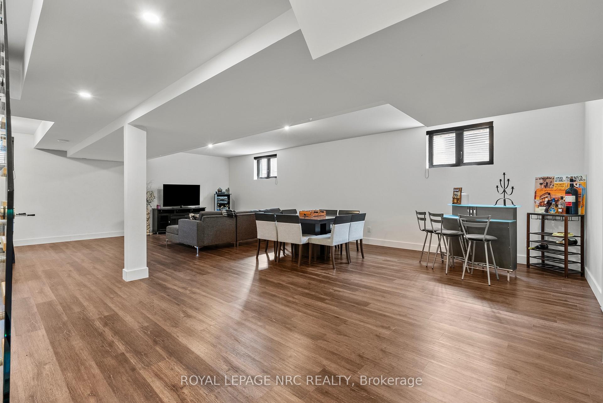 Photo 36 of 10 Pawling Street, St. Catharines, Port Dalhousie — HOMEH