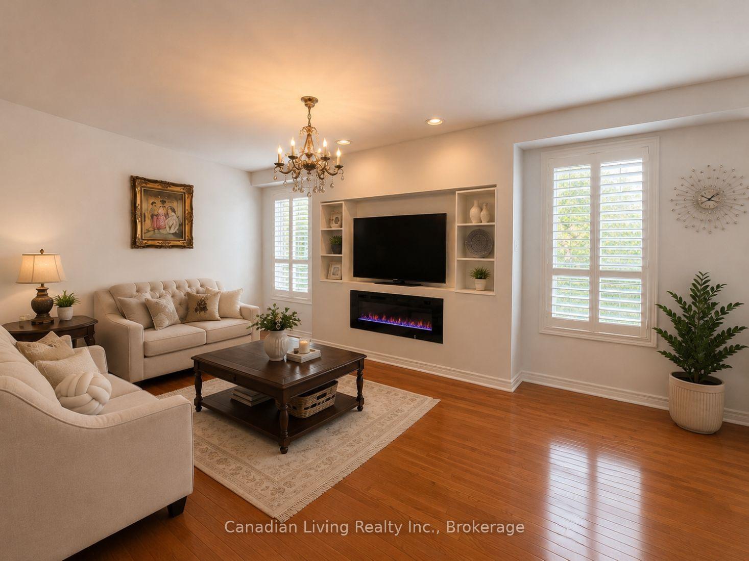 Photo 3 of 136 Regatta Avenue, Richmond Hill, Oak Ridges — HOMEH