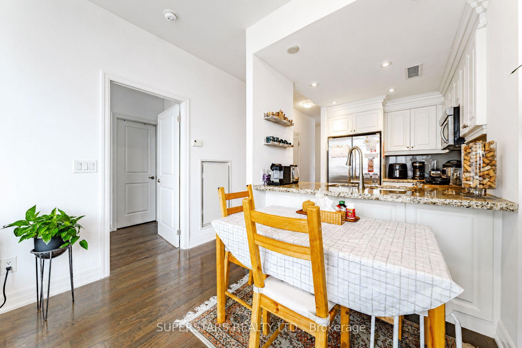 Photo 5 of Unit 901(PH1), 23 Rean Drive, North York, Bayview Village — HOMEH