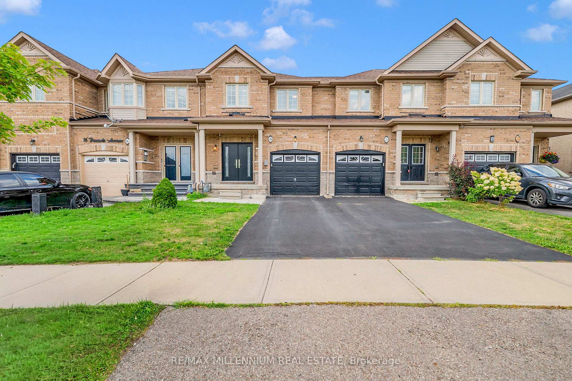Photo 10 of 18 Brussels Avenue, Brampton, Sandringham-Wellington — HOMEH