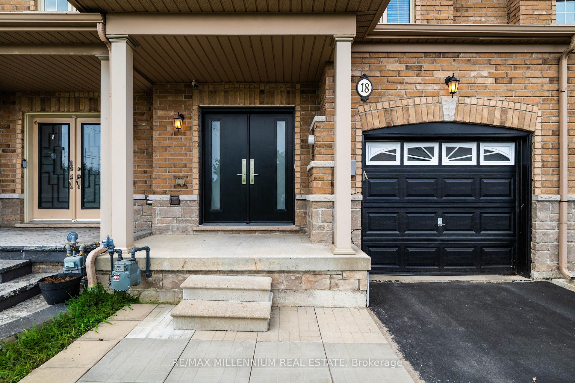 Photo 11 of 18 Brussels Avenue, Brampton, Sandringham-Wellington — HOMEH