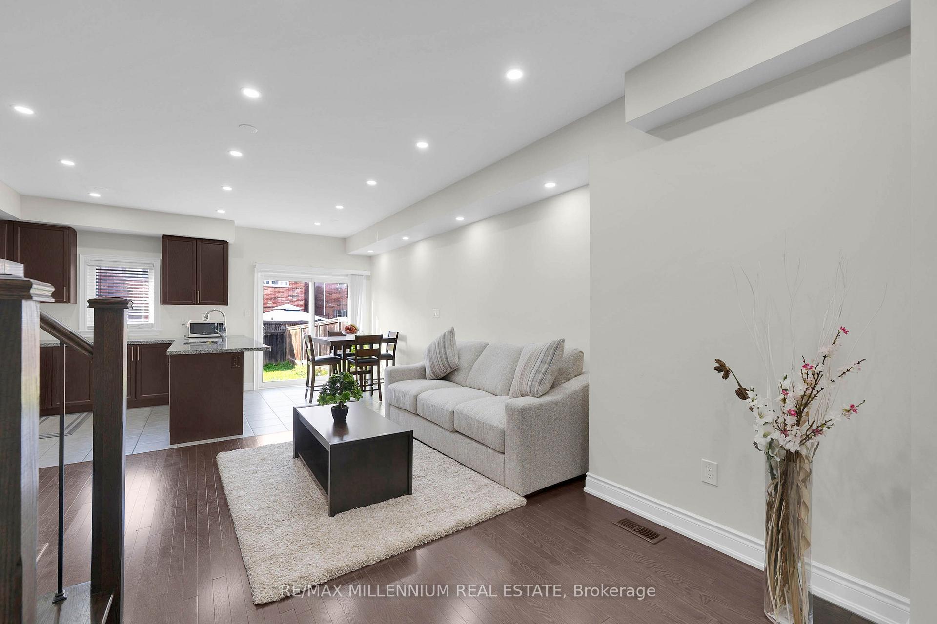 Photo 14 of 18 Brussels Avenue, Brampton, Sandringham-Wellington — HOMEH