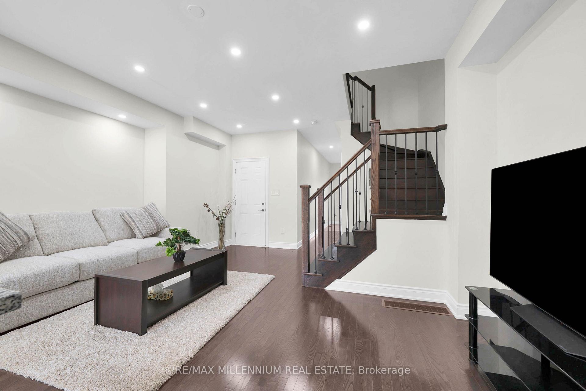 Photo 15 of 18 Brussels Avenue, Brampton, Sandringham-Wellington — HOMEH