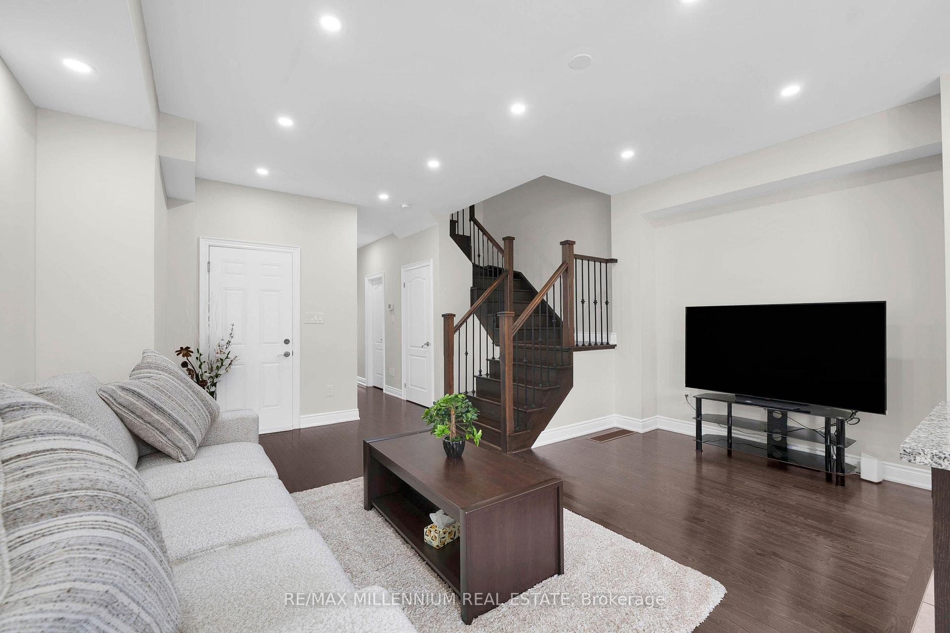 Photo 16 of 18 Brussels Avenue, Brampton, Sandringham-Wellington — HOMEH