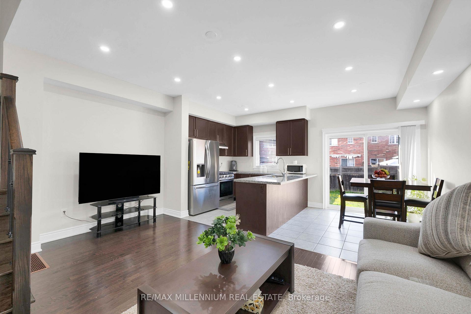 Photo 17 of 18 Brussels Avenue, Brampton, Sandringham-Wellington — HOMEH
