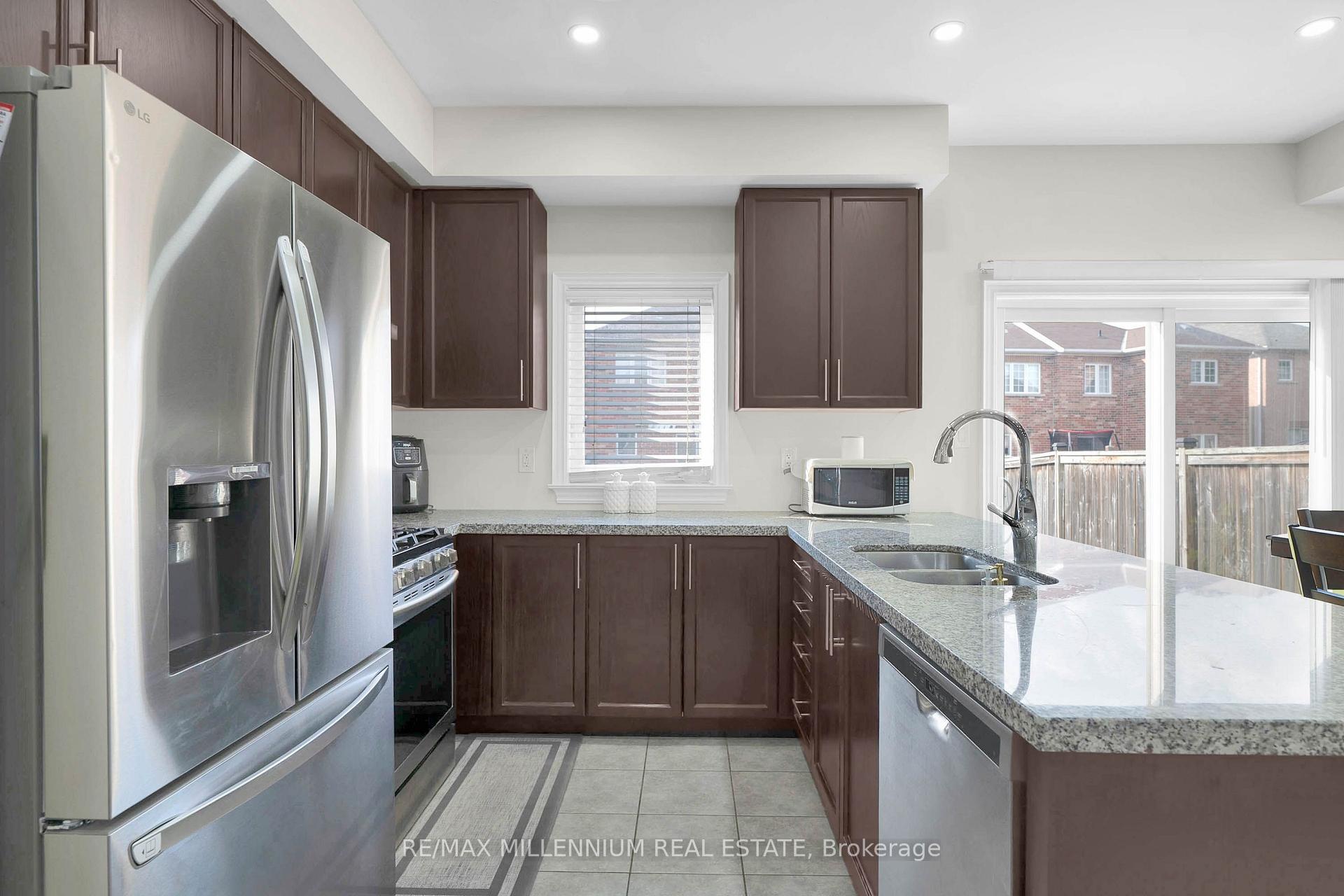 Photo 20 of 18 Brussels Avenue, Brampton, Sandringham-Wellington — HOMEH