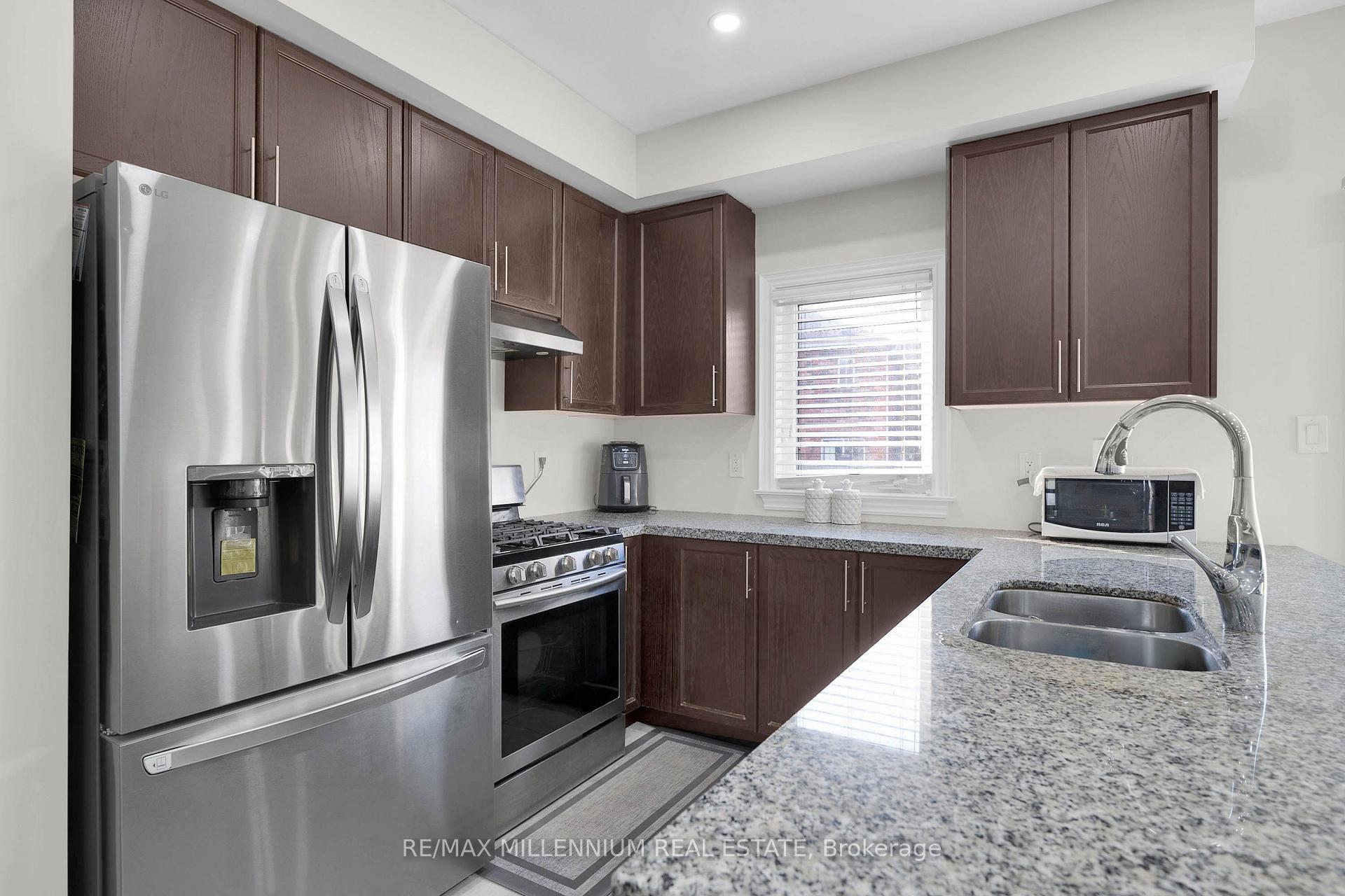 Photo 21 of 18 Brussels Avenue, Brampton, Sandringham-Wellington — HOMEH